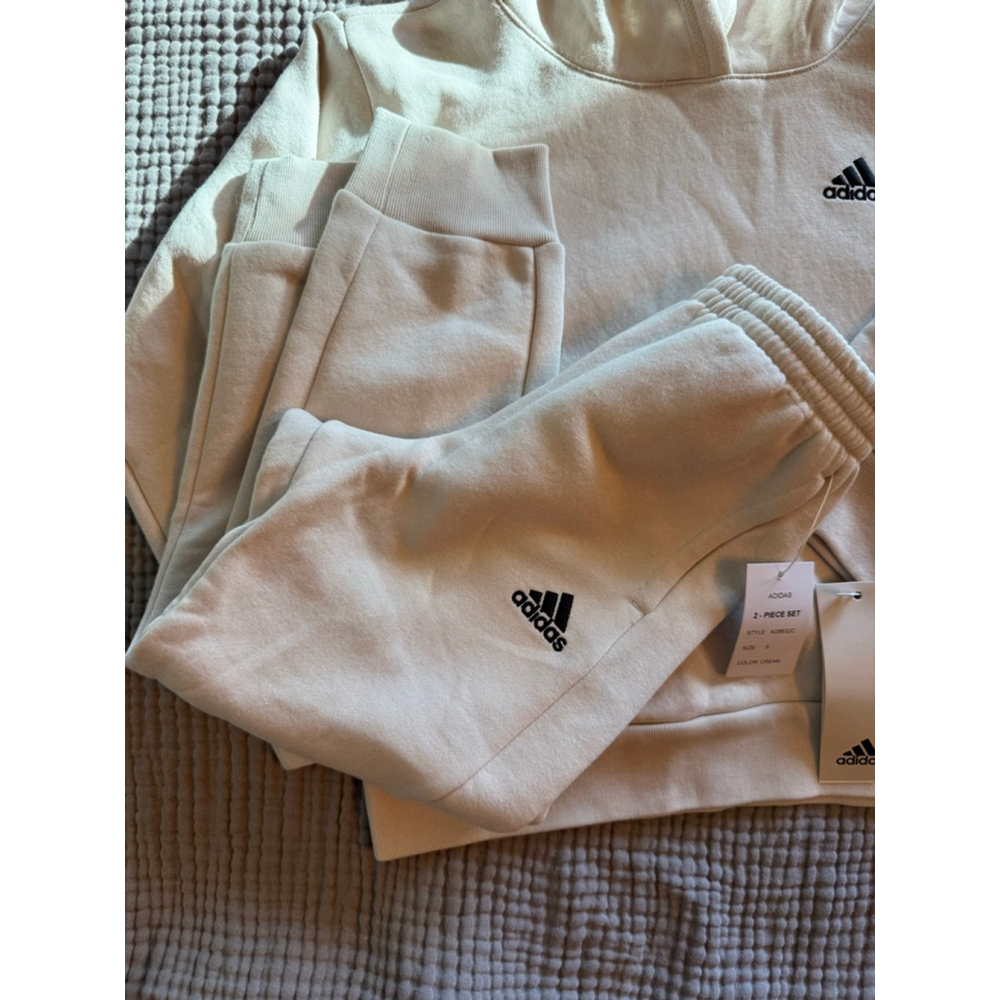 Kids Adidas 2-Piece Hoodie & Jogger Set Size 5 Cream - Picture 3 of 15